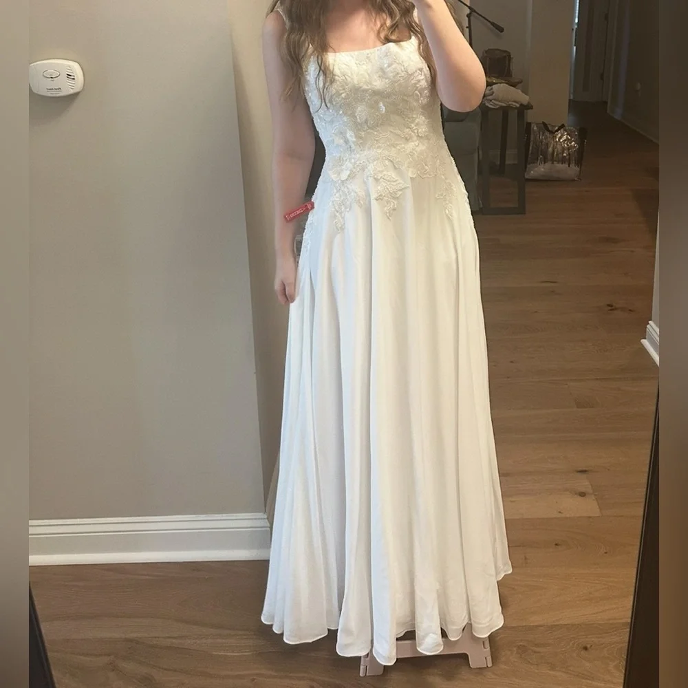 Scarlett White Chiffon A-Line Wedding Dress - Picture 4 of 13